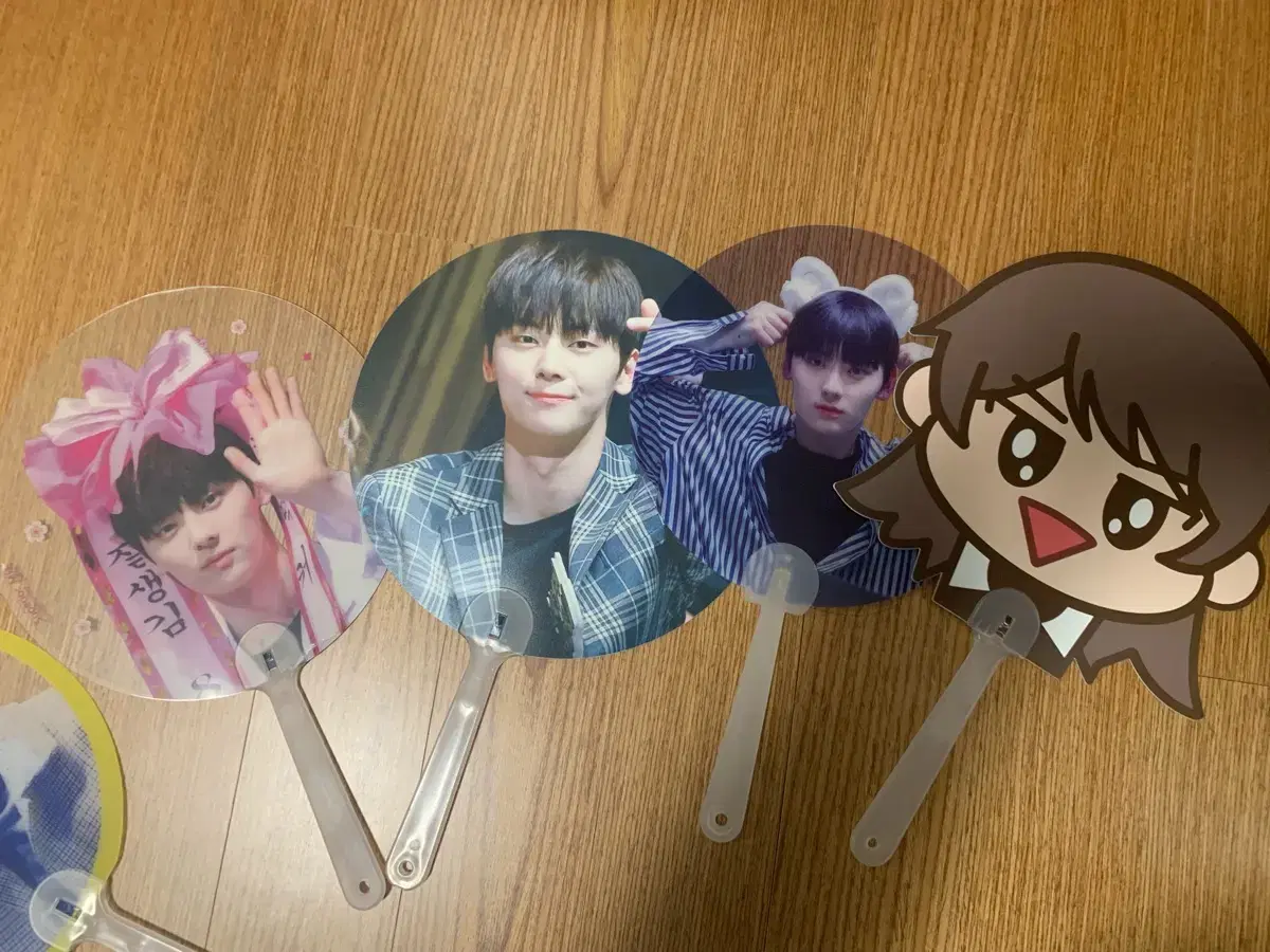 Hwang Minhyun Fan, Vanner, Poster