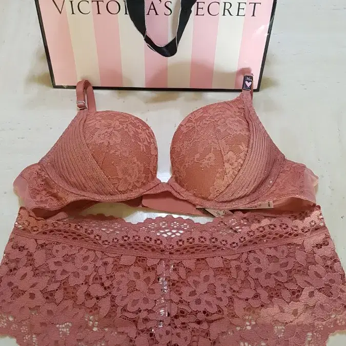 (정품) VICTORIA'S SECRET (새상품) 브라팬티세트