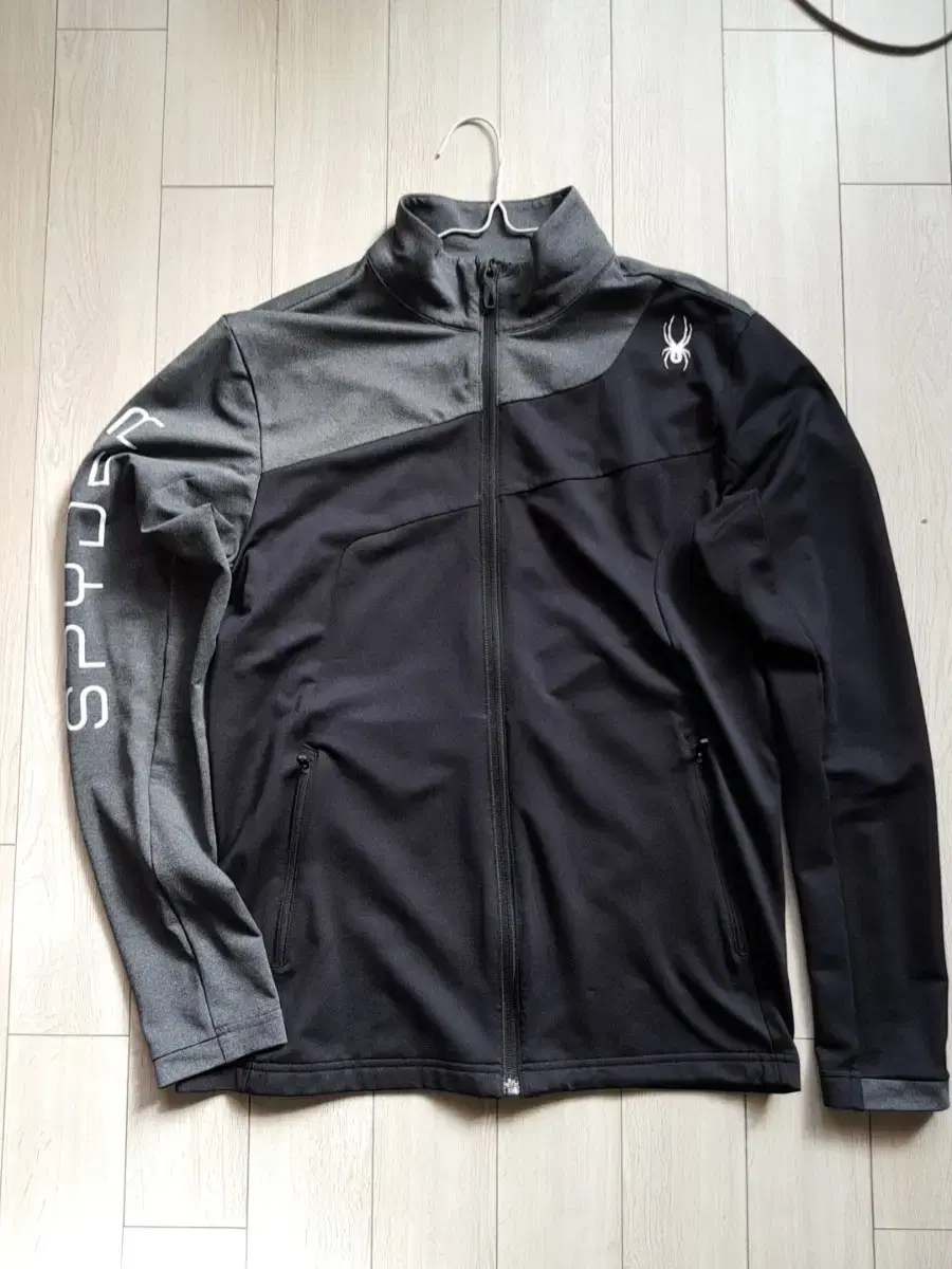 Spider zip-up / M / top