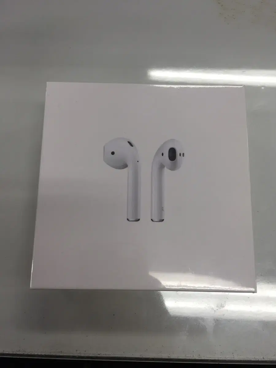 Apple Korea sells new genuine AirPods. (Large quantity)