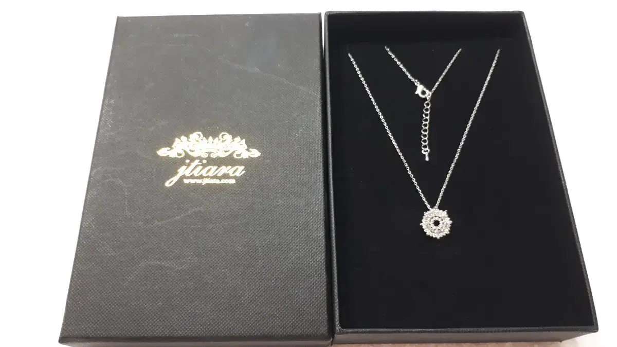 Jay T-ara Necklace