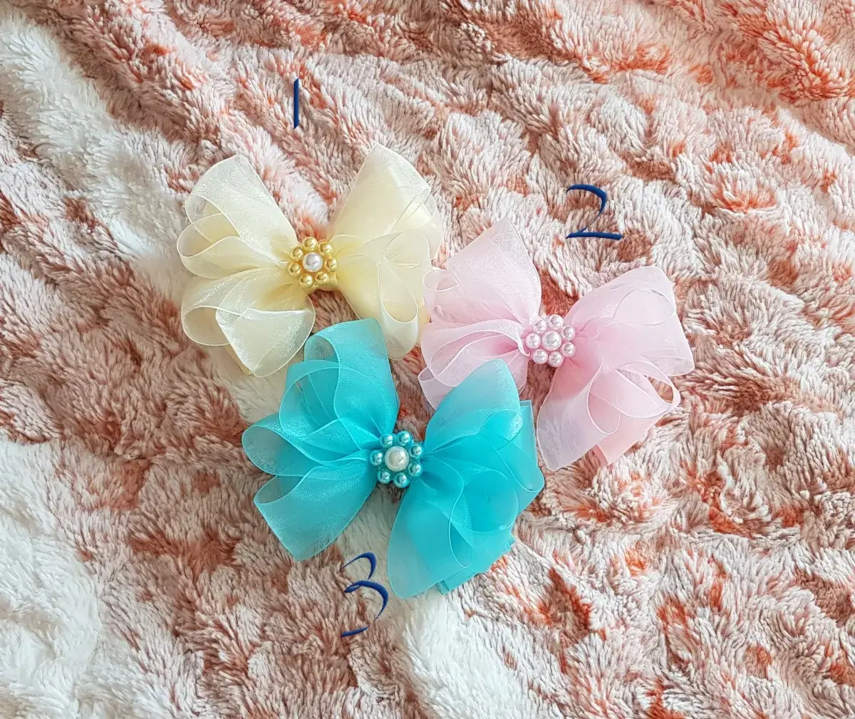 Ogane Industrial Complex Jinju Wrinkle Bow (4,000 each)