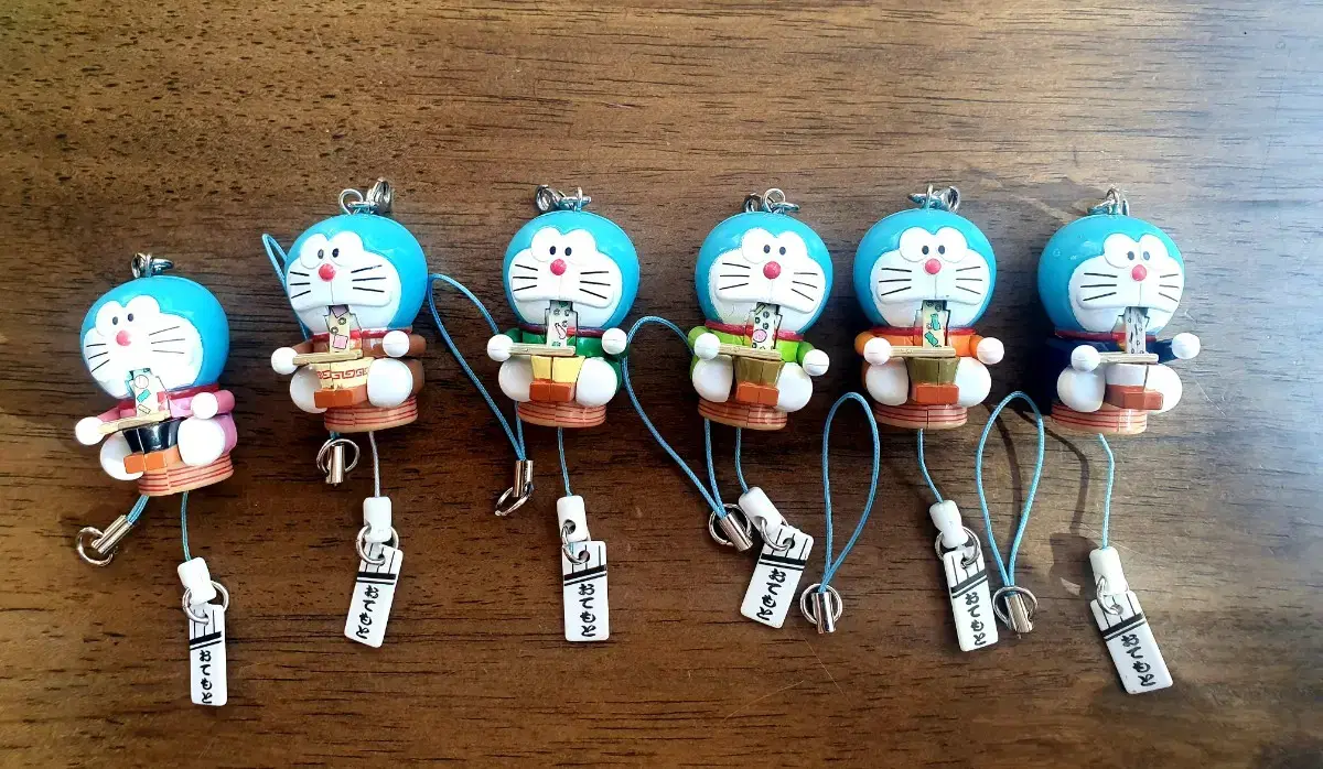 EPOCH Genuine Ramen Eating Doraemon keyring sells