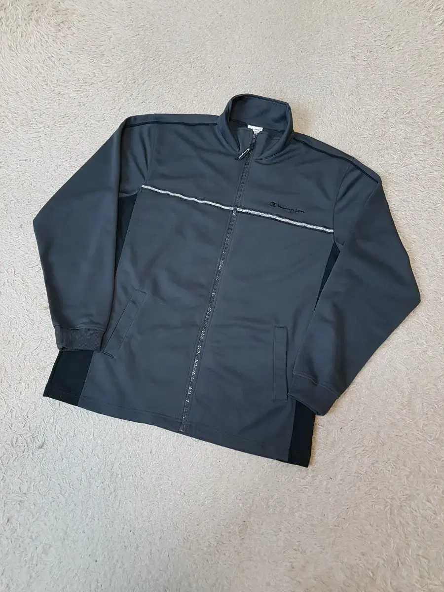 L-XL Champion Jersey Zip Up