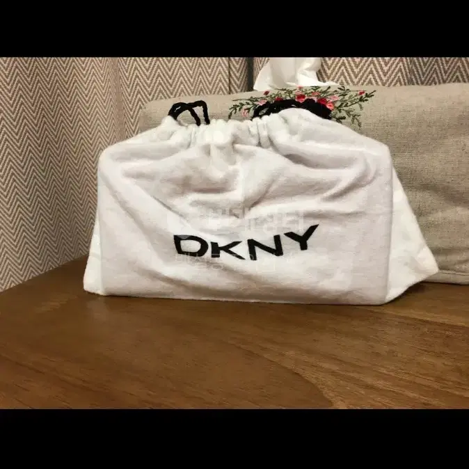 DKNY장지갑