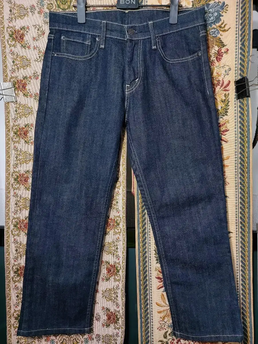 30 Levi's 511 8-Piece Jeans Condition A