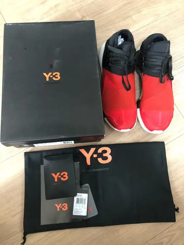 Y-3 콰사 레드 스니커즈 250