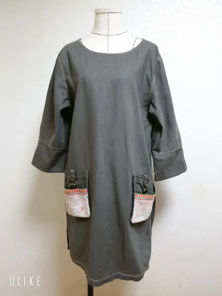 [importedvintage] khakiJapanese embroiderypocketlinenone pieceuniqueone piecemake one piece