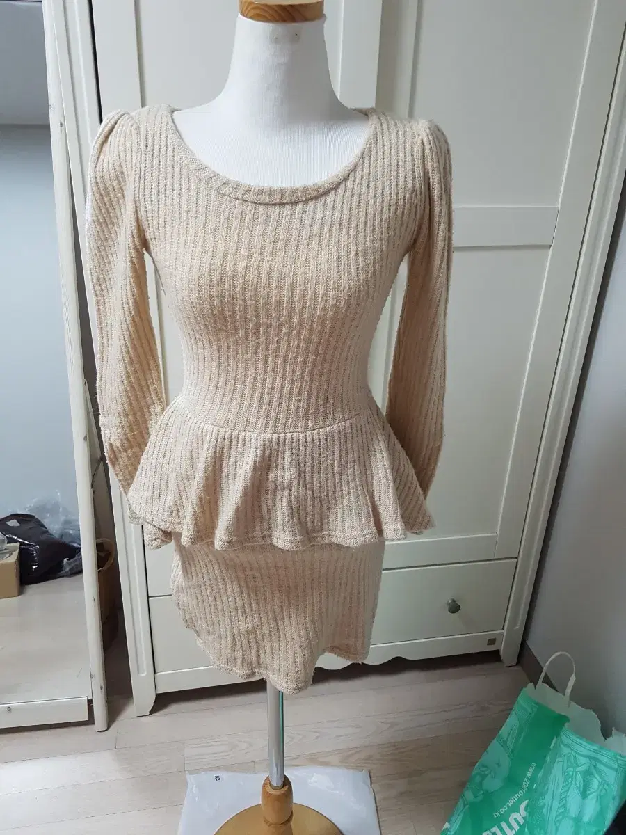 KNIT ONE-PIECE